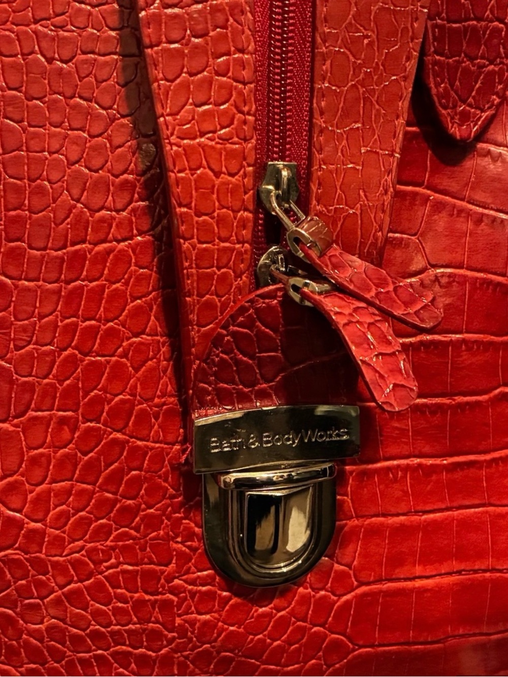 Red Crocodile Embossed Bath & Body Works Collectors Edition Luggage Set